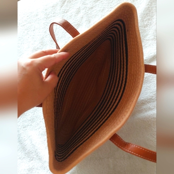 Weaved Bag - Picture 2 of 2